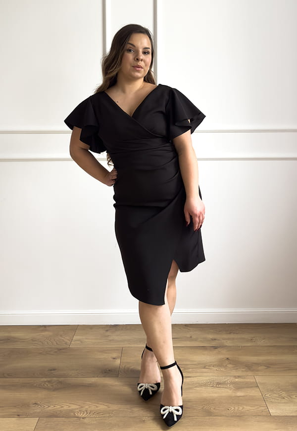 LARA SUKIENKA MINI PLUS SIZE Z OZDOBNYMI RĘKAWAMI . CZARNA 02 image 5