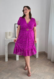 ROSIE II KRÓTKI RĘKAW  KORONKOWA SUKIENKA DO KOLAN PLUS SIZE Z PASKIEM. FIOLET 01 image 8