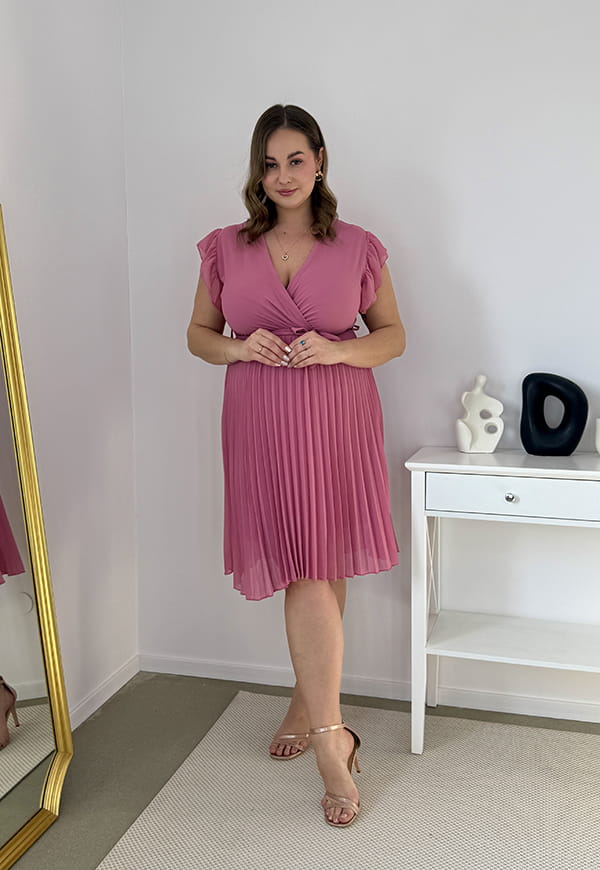 CLARET GŁADKA SUKIENKA PLISOWANA PLUS SIZE DO KOLAN. PUSTYNNY RÓŻ 05