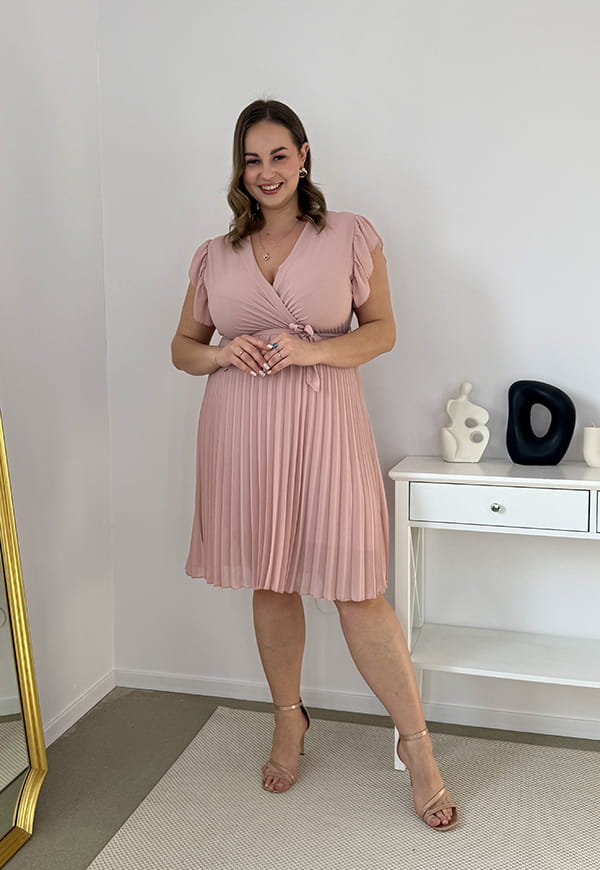 CLARET GŁADKA SUKIENKA PLISOWANA PLUS SIZE DO KOLAN. PUDROWY RÓŻ 04 image 3