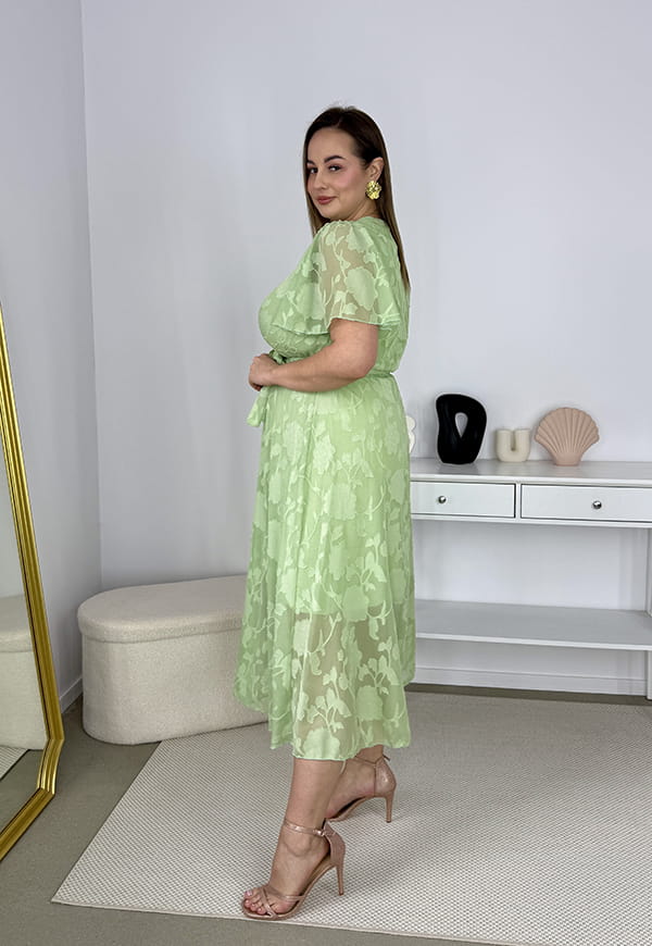 LUIZA  SZYFONOWA SUKIENKA MIDI ROZKLOSZOWANA Z OZDOBNYM HAFTEM. PISTACJA 05 image 9