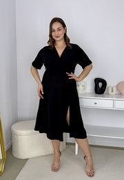 LISBONA KRÓTKI RĘKAW SUKIENKA PLUS SIZE KOPERTOWA MIDI. CZARNA 03 image 3