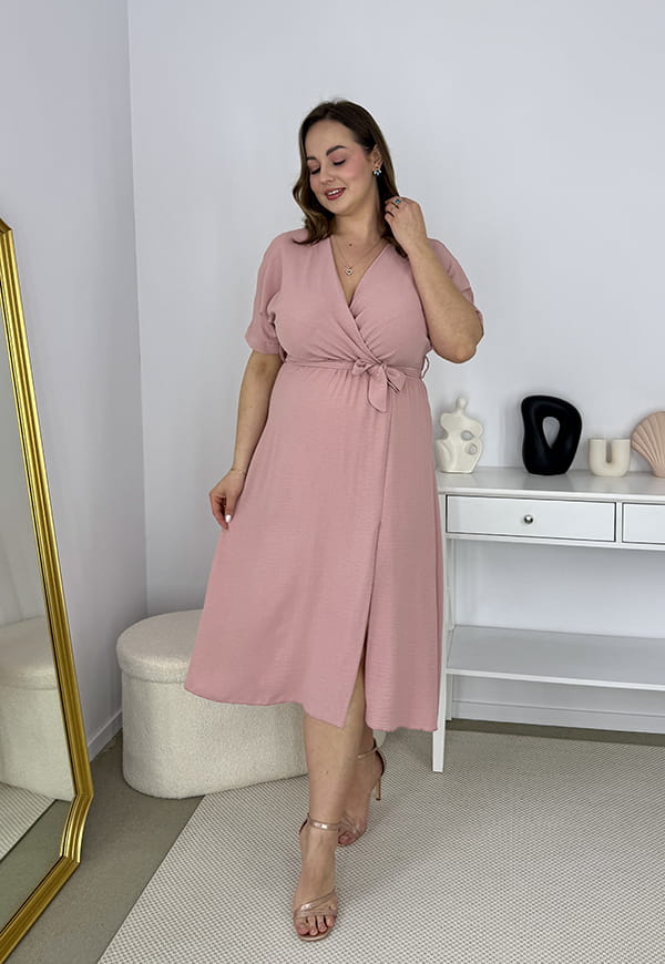 LISBONA KRÓTKI RĘKAW SUKIENKA PLUS SIZE KOPERTOWA MIDI. PUDROWY RÓŻ 10 image 5