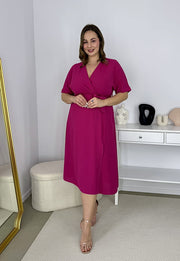 LISBONA KRÓTKI RĘKAW SUKIENKA PLUS SIZE KOPERTOWA MIDI. FUKSJA 06 image 5