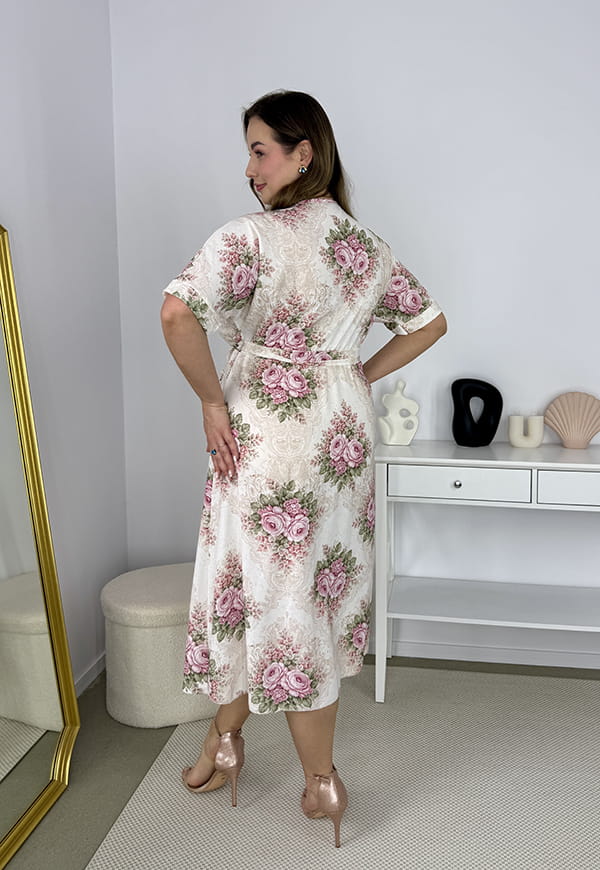 CARMEN  II Z KRÓTKIM RĘKAWEM SUKIENKA MIDI PLUS SIZE W KWIATY. KREMOWA W RÓŻE 07 image 9
