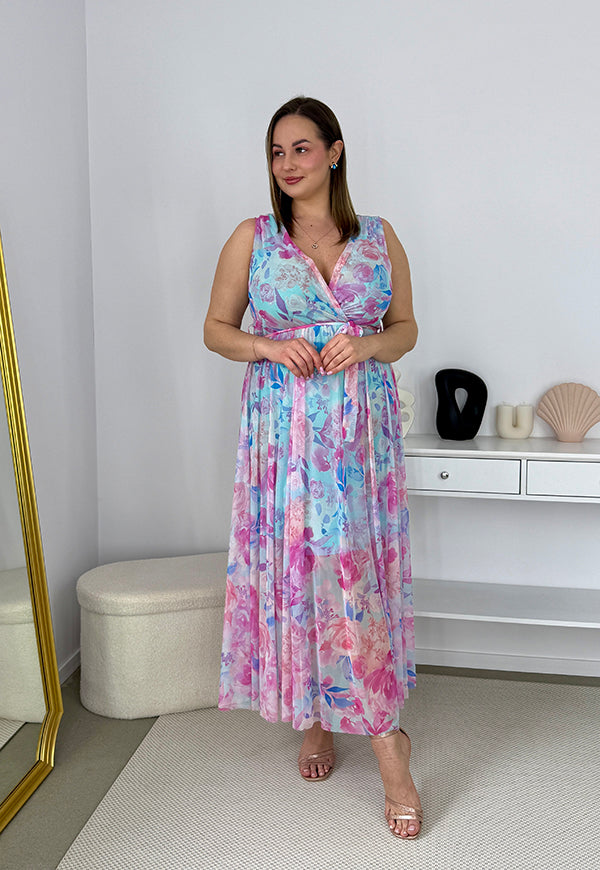 SIMONA DŁUGA SUKIENKA PLUS SIZE Z ELASTYCZNEJ SIATECZKI NA RAMIACZKACH. NIEBIESKO/RÓŻOWA 03 image 4