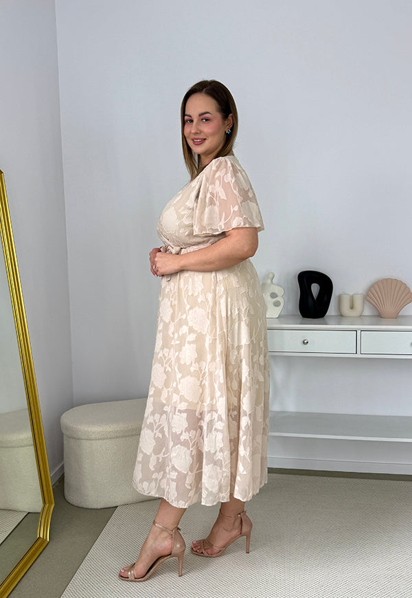 LUIZA SZYFONOWA SUKIENKA MIDI ROZKLOSZOWANA Z OZDOBNYM HAFTEM. BEŻOWA 01 image 7