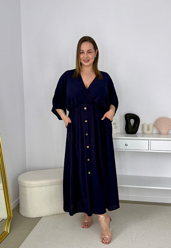 GRETA GŁADKA SUKIENKA PLUS SIZE Z ROZKLOSZOWANYM DOŁEM I GUZIKAMI. GRANATOWA 03 image 3