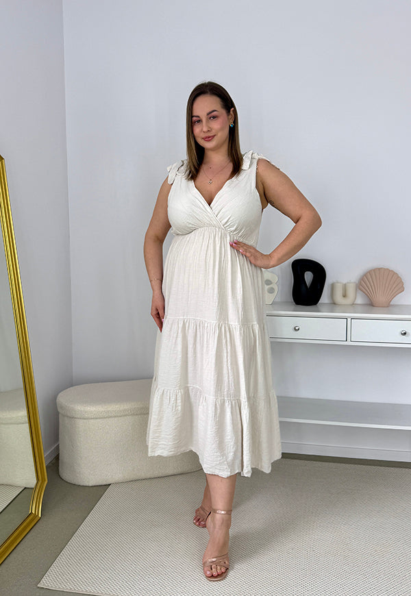 BOW WISKOZOWA SUKIENKA PLUS SIZE NA RAMIĄCZKACH Z ROZKLOSZOWANYM DOŁEM I KOKARDAMI. KREMOWA 02 image 4