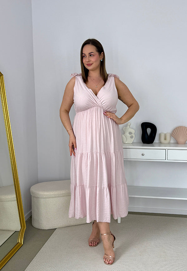 BOW WISKOZOWA SUKIENKA PLUS SIZE NA RAMIĄCZKACH Z ROZKLOSZOWANYM DOŁEM I KOKARDAMI. PUDROWY RÓŻ 03 image 2