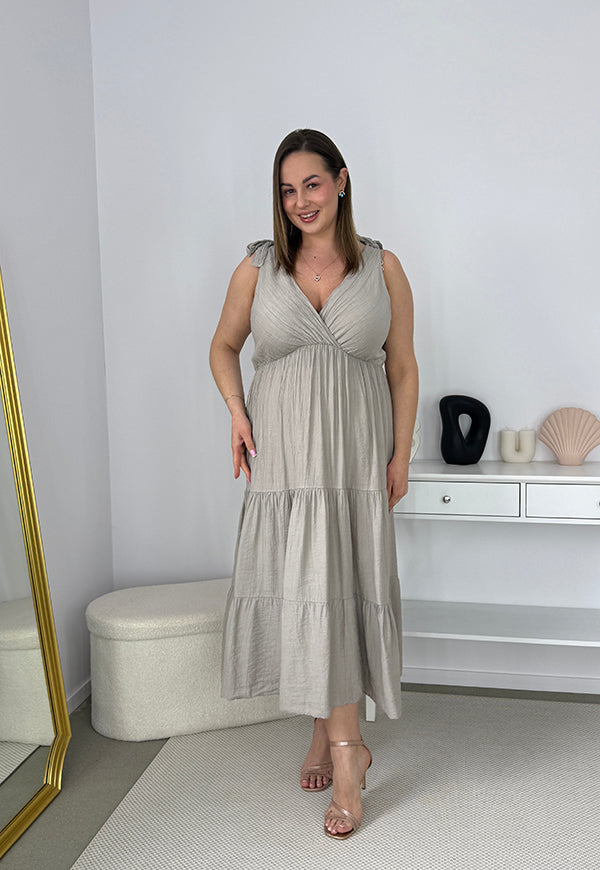 BOW WISKOZOWA SUKIENKA PLUS SIZE NA RAMIĄCZKACH Z ROZKLOSZOWANYM DOŁEM I KOKARDAMI. FANGO 04 image 2