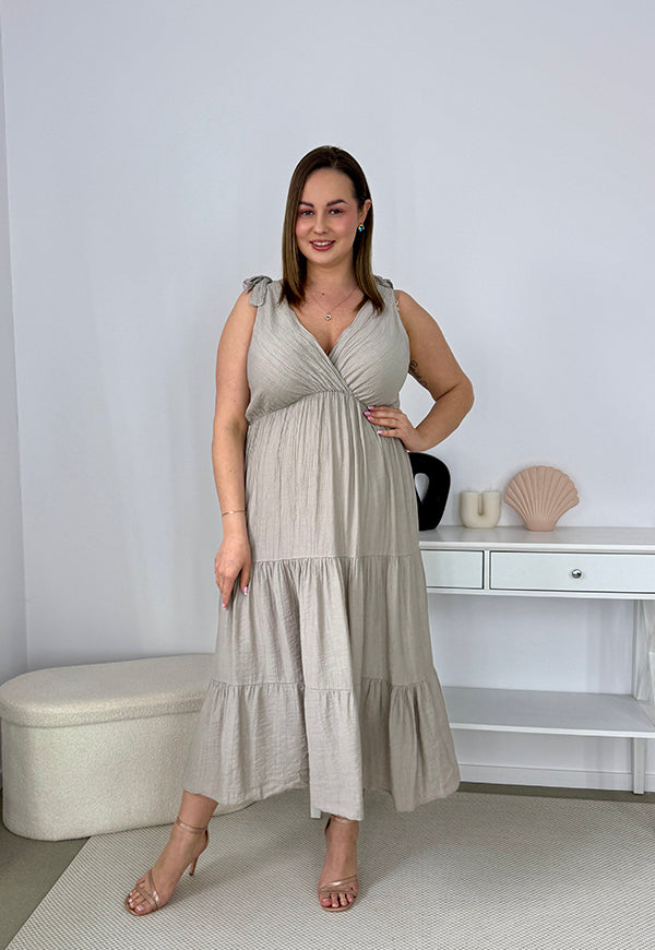 BOW WISKOZOWA SUKIENKA PLUS SIZE NA RAMIĄCZKACH Z ROZKLOSZOWANYM DOŁEM I KOKARDAMI. FANGO 04 image 5