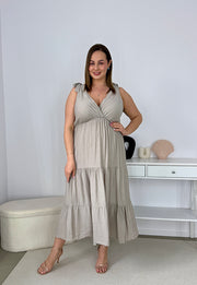 BOW WISKOZOWA SUKIENKA PLUS SIZE NA RAMIĄCZKACH Z ROZKLOSZOWANYM DOŁEM I KOKARDAMI. FANGO 04 image 5
