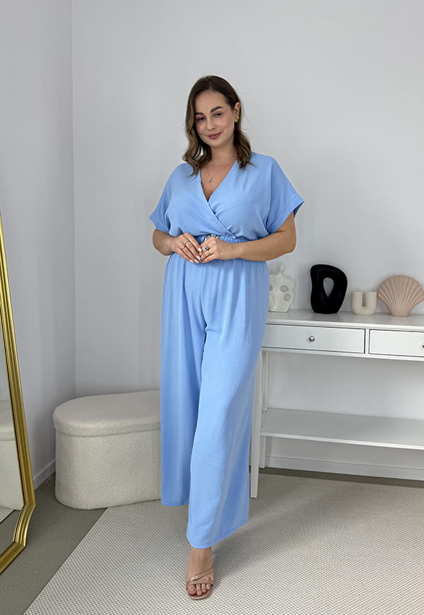 VALENCIA II KRÓTKI RĘKAW  KOMBINEZON POWIĘKSZONY PLUS SIZE Z PASKIEM I DŁUGIMI NOGAWKAMI. BŁĘKIT 07 image 4