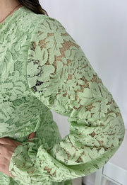 ROSIE MIDI KORONKOWA SUKIENKA Z DŁUGIM RĘKAWEM. PISTACJA 06 image 8
