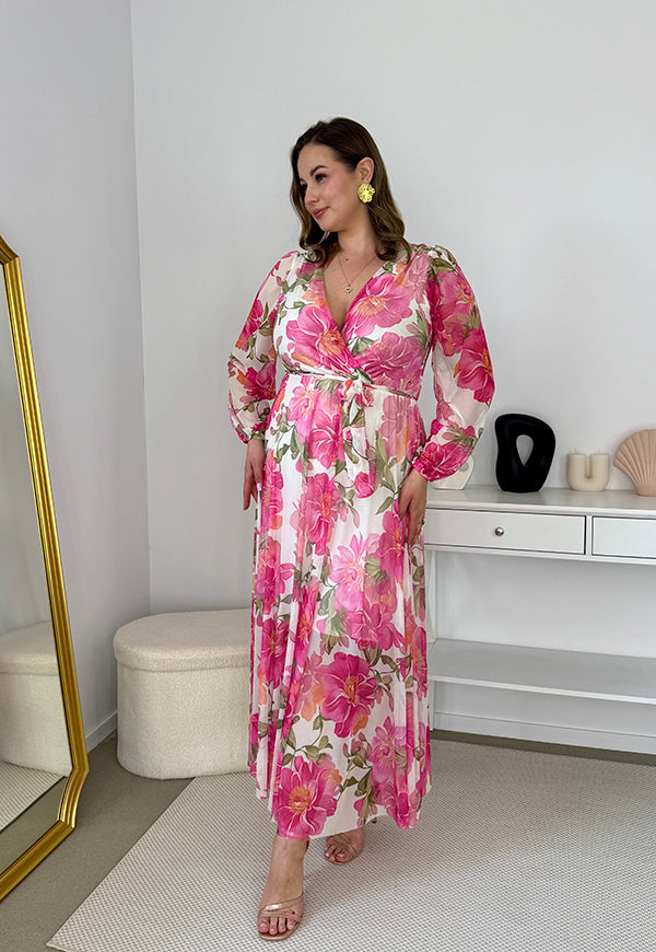 ELENA DŁUGA SUKIENKA PLUS SIZE Z ELASTYCZNEJ SIATECZKI  W KWIATY. BIAŁO/KORALOWE KWIATY 07 image 5