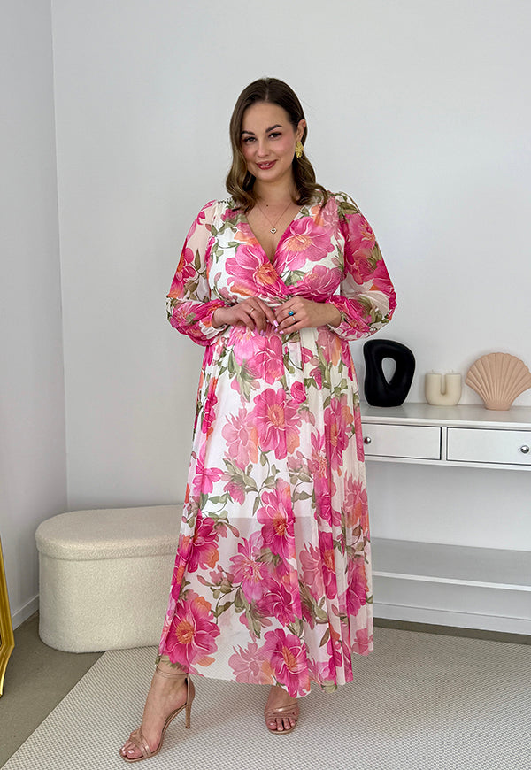 ELENA DŁUGA SUKIENKA PLUS SIZE Z ELASTYCZNEJ SIATECZKI  W KWIATY. BIAŁO/KORALOWE KWIATY 07 image 8