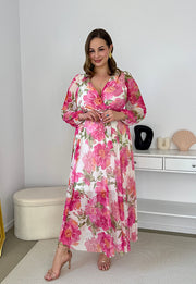 ELENA DŁUGA SUKIENKA PLUS SIZE Z ELASTYCZNEJ SIATECZKI  W KWIATY. BIAŁO/KORALOWE KWIATY 07 image 8