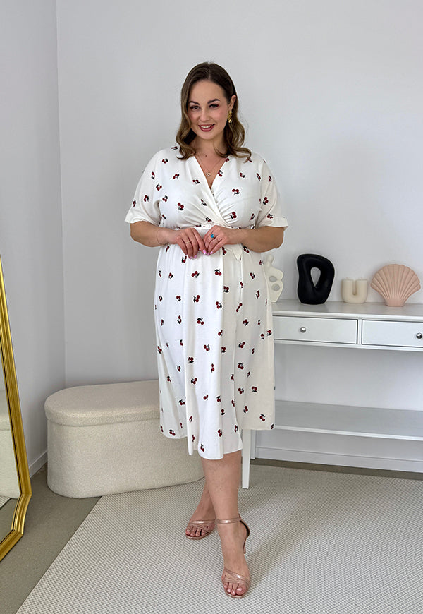 CARMEN  II Z KRÓTKIM RĘKAWEM SUKIENKA MIDI PLUS SIZE W WISIENKI. BIAŁA 23 image 8