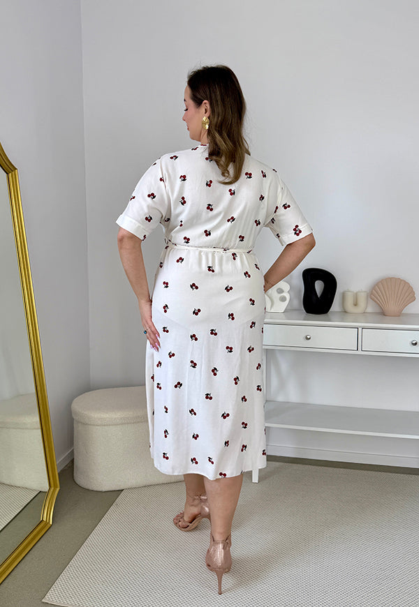 CARMEN  II Z KRÓTKIM RĘKAWEM SUKIENKA MIDI PLUS SIZE W WISIENKI. BIAŁA 23 image 10
