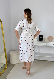 CARMEN  II Z KRÓTKIM RĘKAWEM SUKIENKA MIDI PLUS SIZE W WISIENKI. BIAŁA 23 image 10