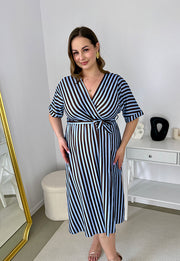 CARMEN  II Z KRÓTKIM RĘKAWEM SUKIENKA MIDI PLUS SIZE W PASKI. BŁĘKITNA 26 image 2