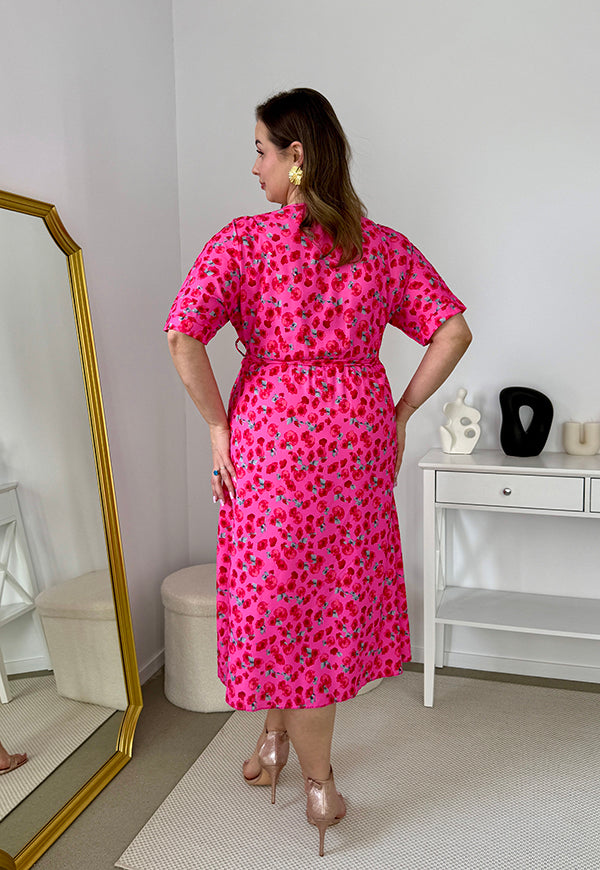 CARMEN  II Z KRÓTKIM RĘKAWEM SUKIENKA MIDI PLUS SIZE W KWIATY.  RÓŻOWO/CZERWONA 21 image 9