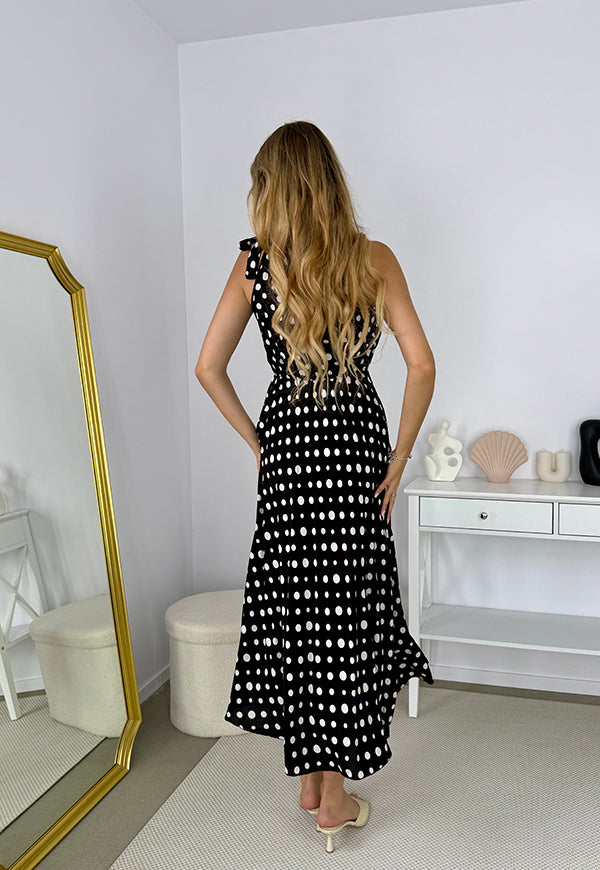 ELIZA SUKIENKA DŁUGA WISKOZOWA PLUS SIZE WIĄZANA W GROSZKI. CZARNA 01 image 6