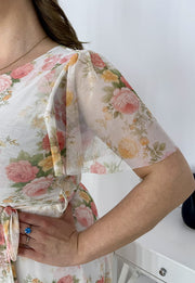 ABBY SUKIENKA MIDI PLUS SIZE Z ELASTYCZNEJ SIATECZKI  W KWIATY. BIAŁO/PUDROWA 03 image 10