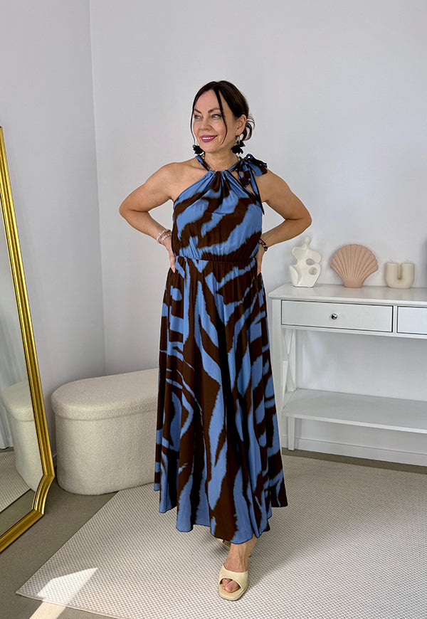 ELIZA SUKIENKA DŁUGA WISKOZOWA PLUS SIZE WIĄZANA WE WZORY. CZEKOLADOWO/NIEBIESKA 05 image 2